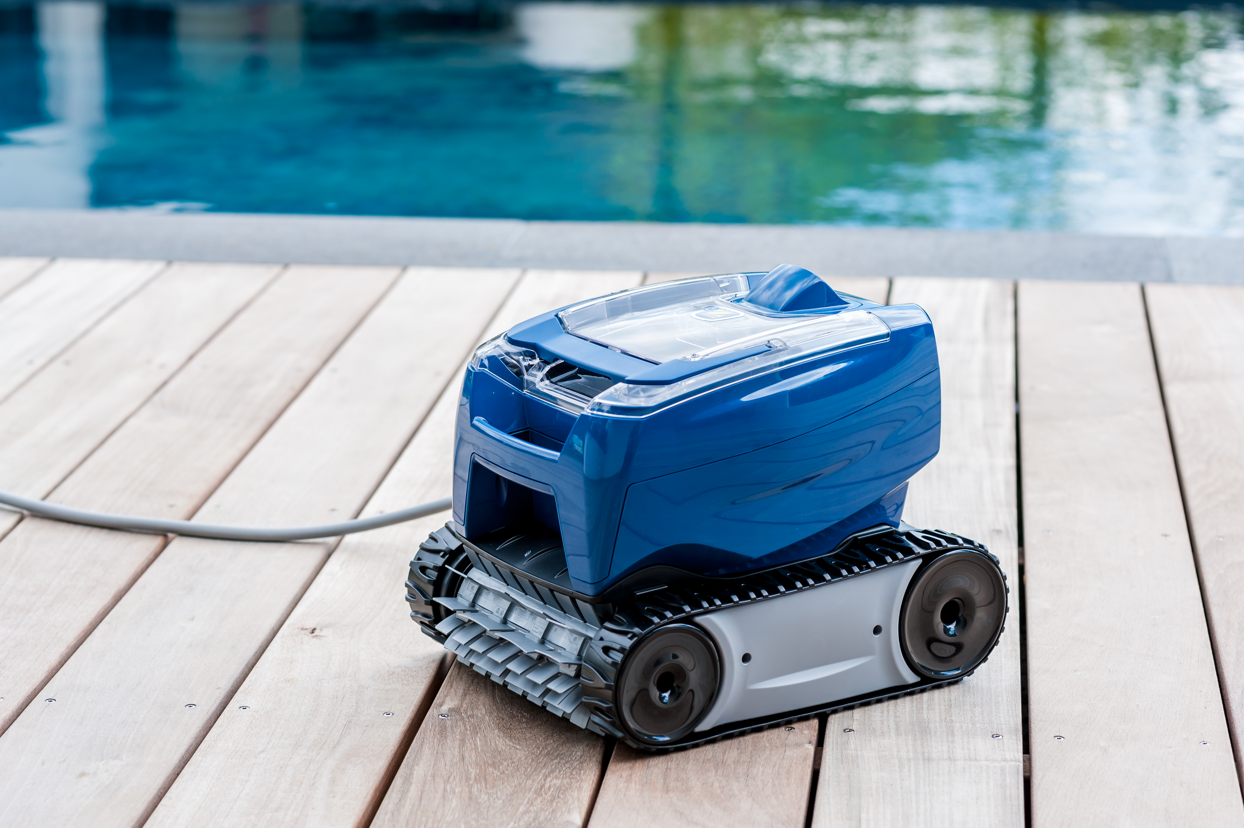 Zodiac Robot Piscine électrique CNX 10 pour Piscine 9 x 4 m. Nettoie Fond,  parois et Ligne d’Eau. Aspiration cyclonique et agilité Tout Terrain. Câble