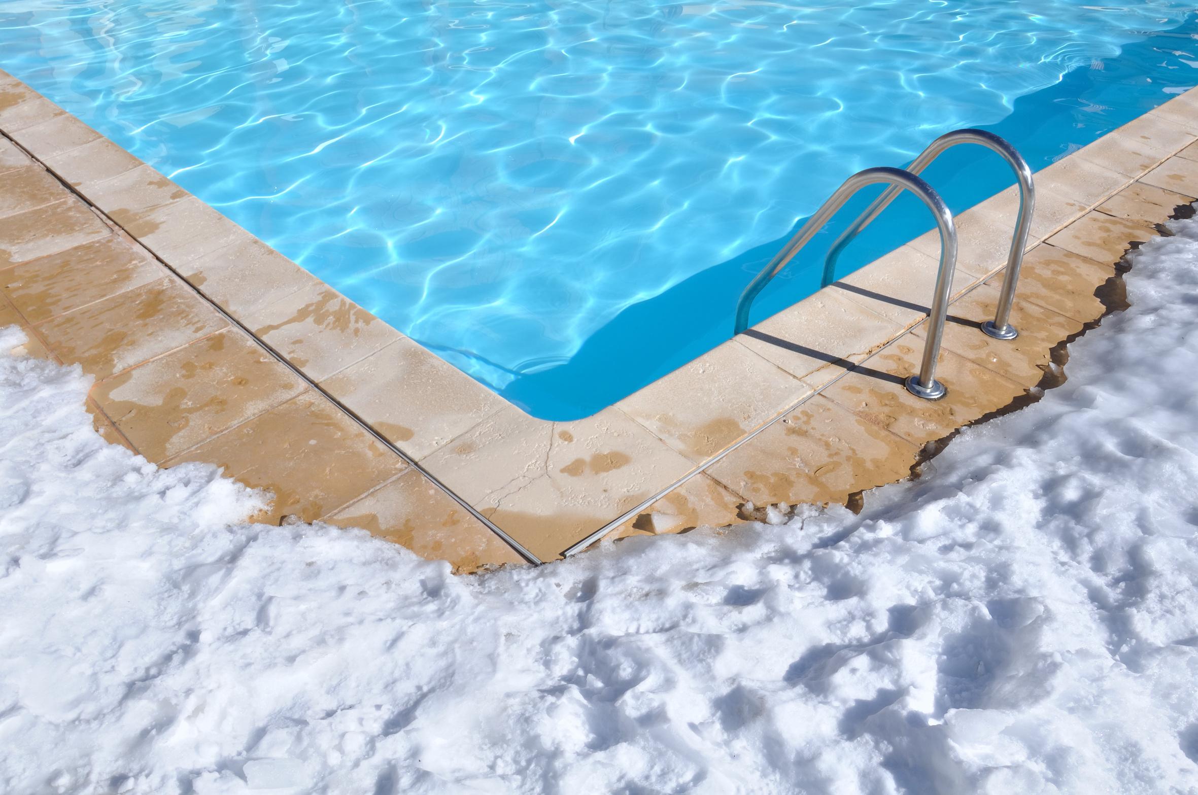 Hivernage de votre piscine : comment faire ?